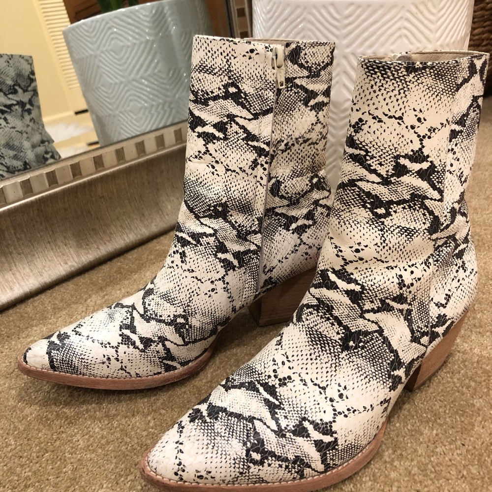 Matisse python print booties - Picture 4 of 5